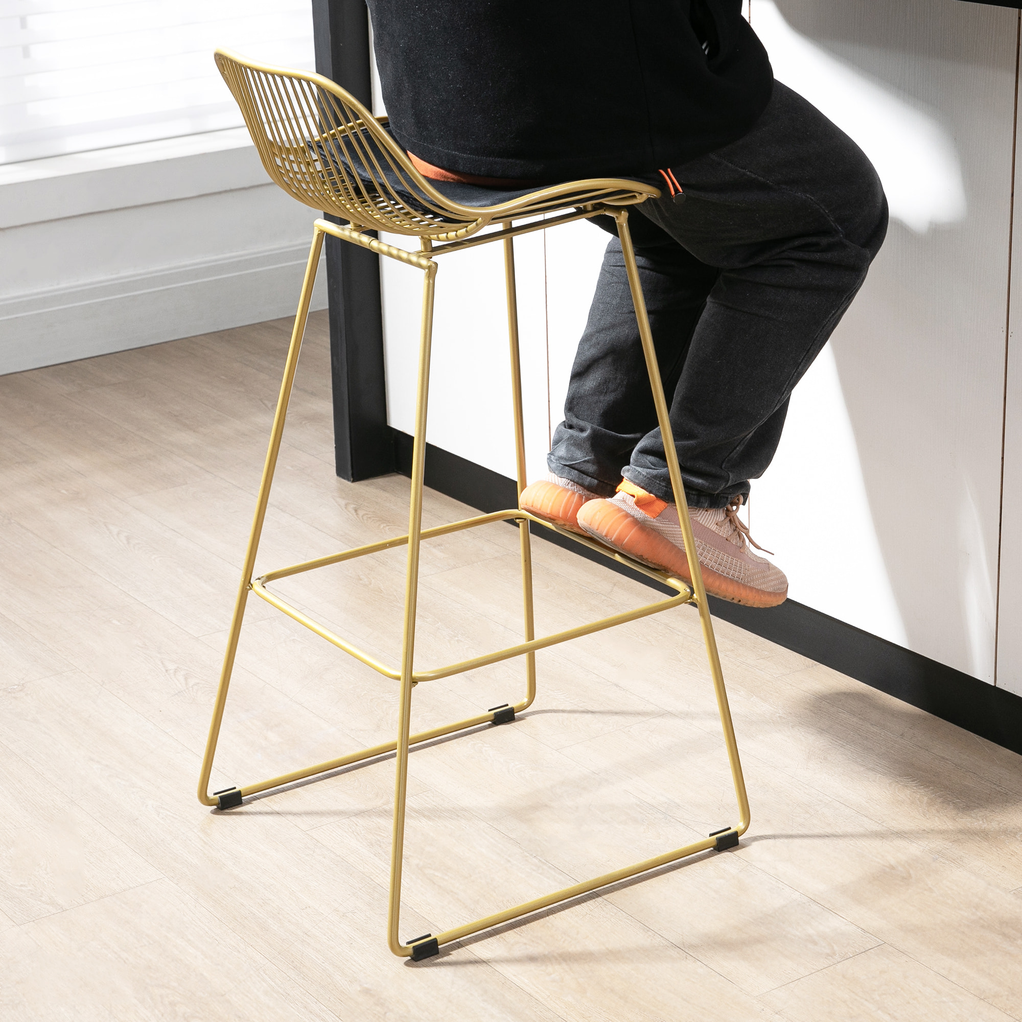 Conjunto de 4 Taburetes de Bar Taburetes Altos de Cocina con Cojín de Terciopelo Respaldo y Reposapiés Estilo Moderno Carga 120 kg para Comedor Sala 46,5x48x93 cm Dorado