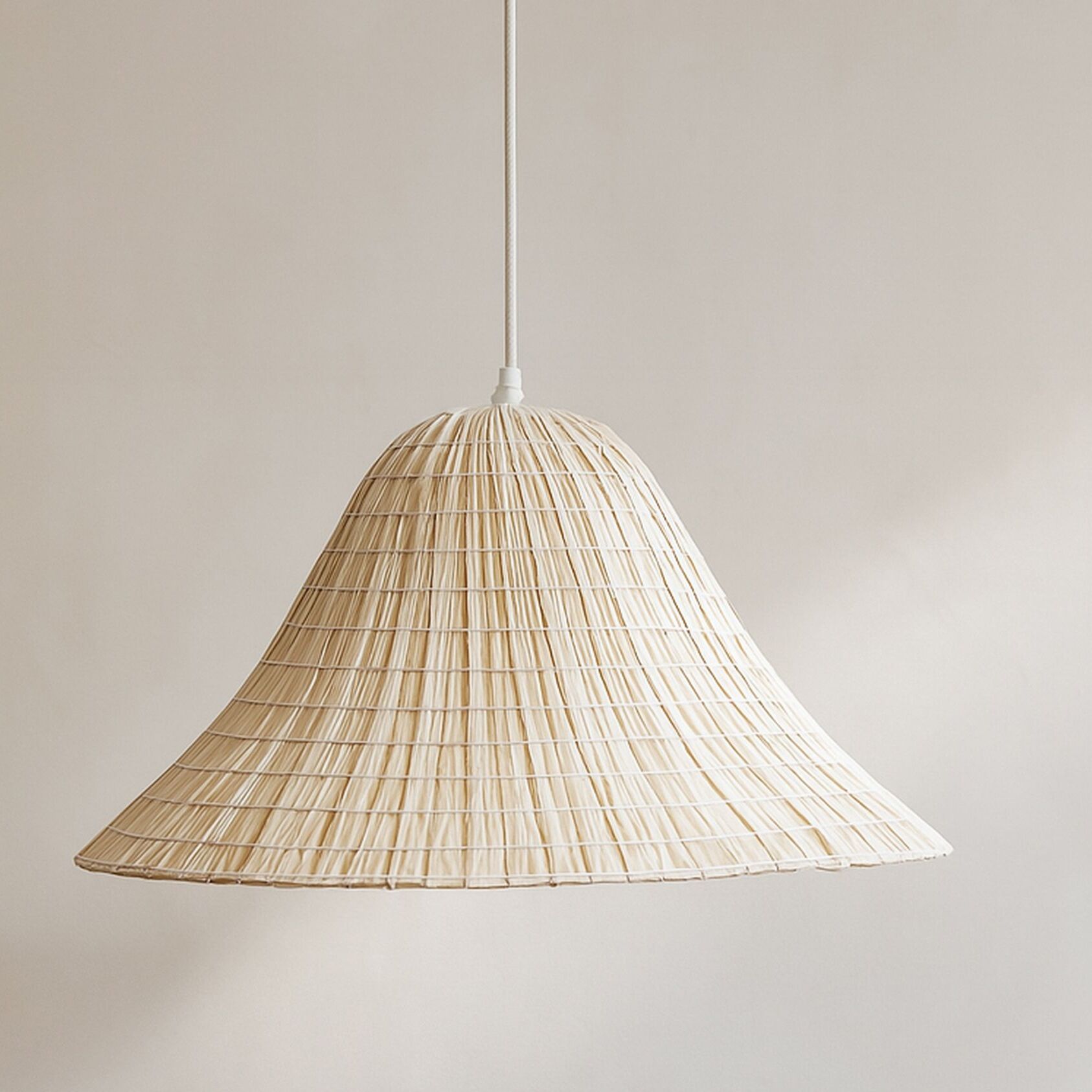 Suspension en feuilles de palmier blanche 55cm MAA