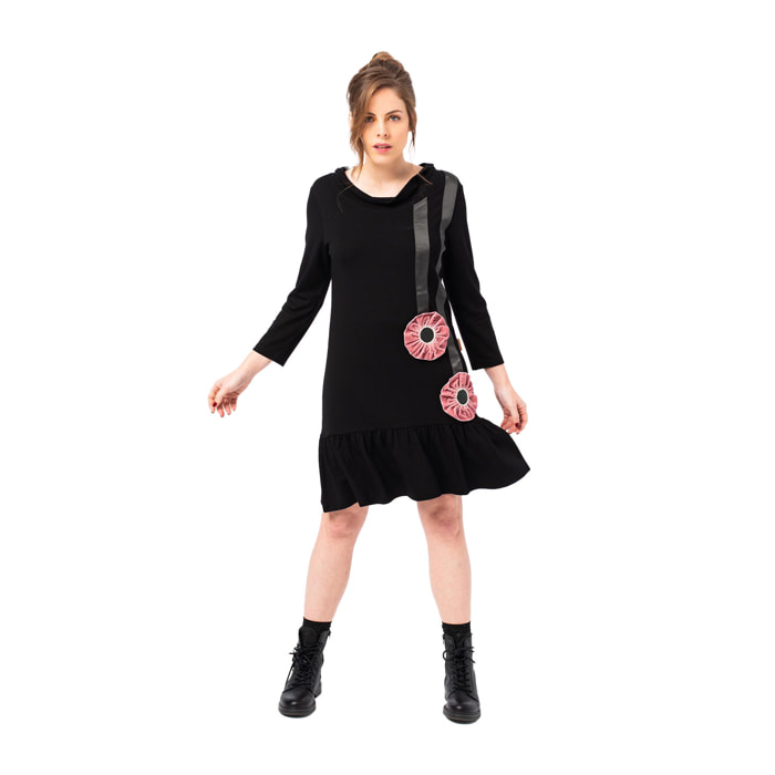 Mamatayoe Dramática. Vestido Corto de Mujer con Volante de Color Negro y Detalles Bordados para Otoño Invierno. Vestido Casual de Punto con Manga Larga y Cuello Vuelto.