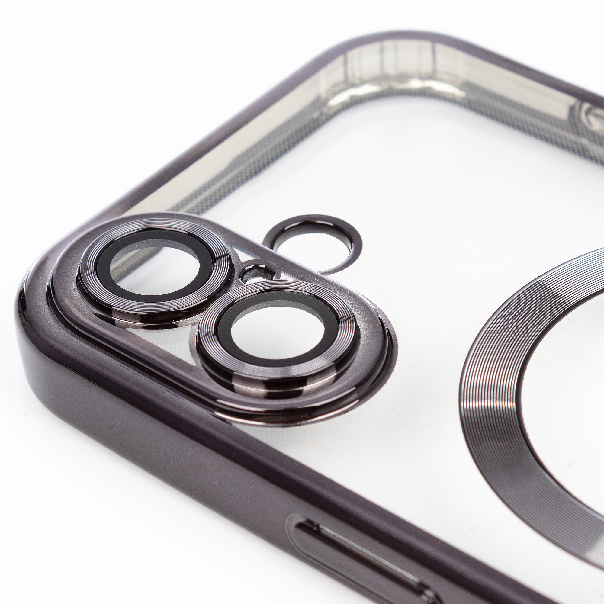 Carcasa transparente con cámara cubierta, bordes negros, antichoque y antihuellas. Magsafe para iPhone 16.