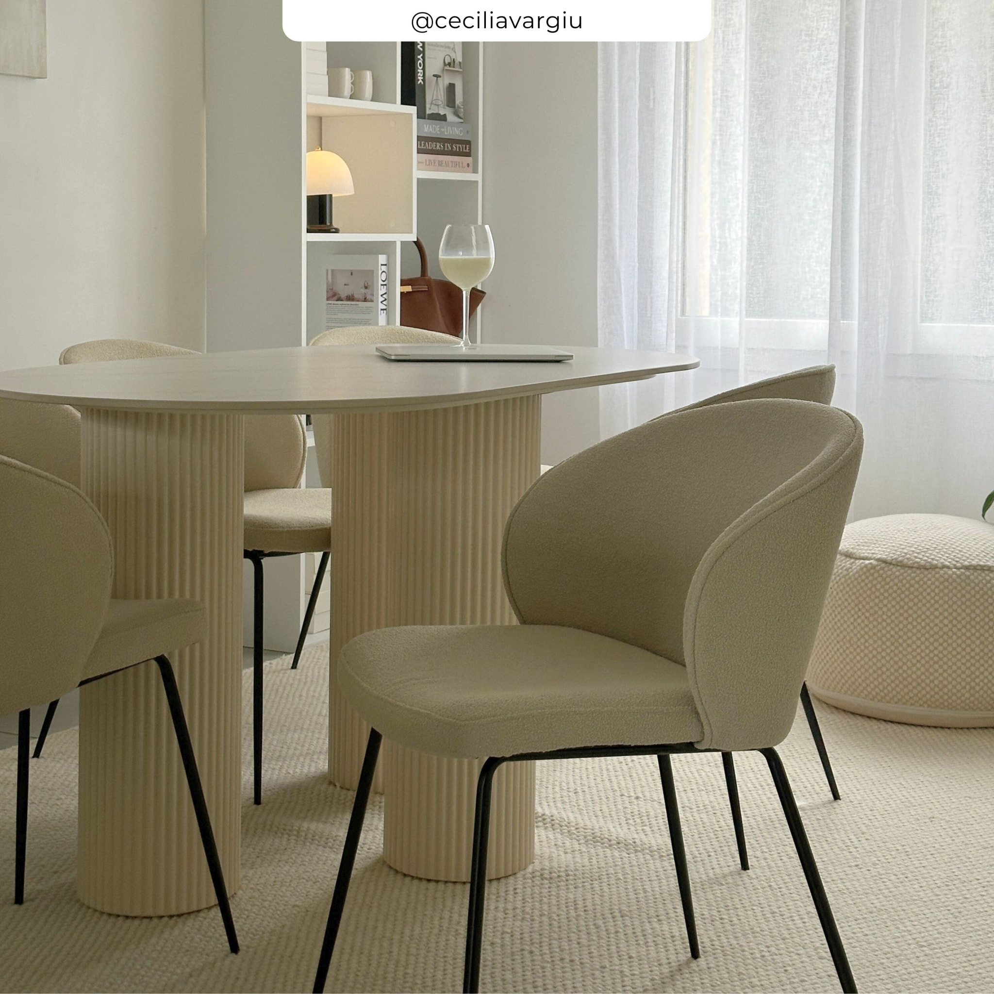 Lot de 2 chaises en tissu bouclé beige et pieds en métal - Groom
