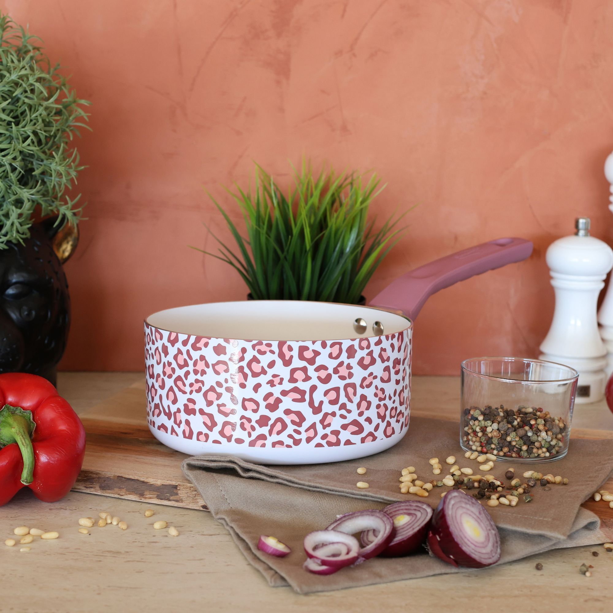 Casserole aluminium recyclé 18cm léopard rose- tous feux  LEOPARD