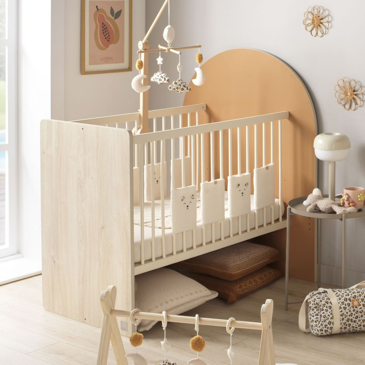 Pack chambre bébé évolutif – lit bébé 120x60 transformable en 90x190 + commode à langer évolutive en bureau