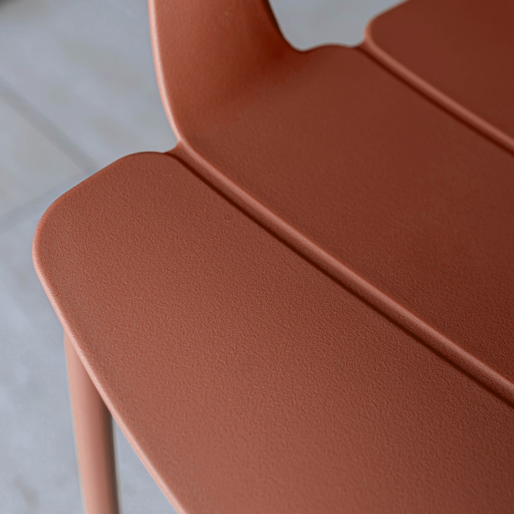 Ensemble de jardin table et 4 fauteuils en polypropylène brique MONTAUK