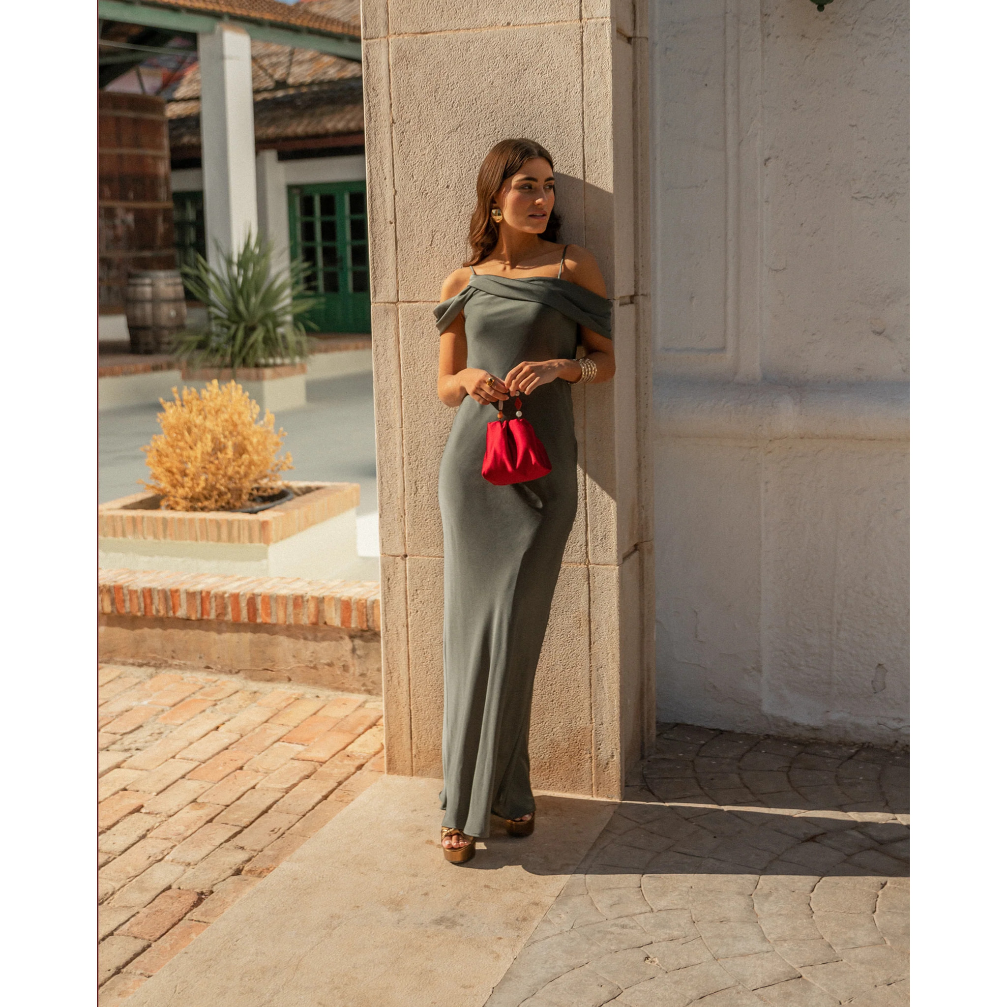 Vestido largo escote drapeado