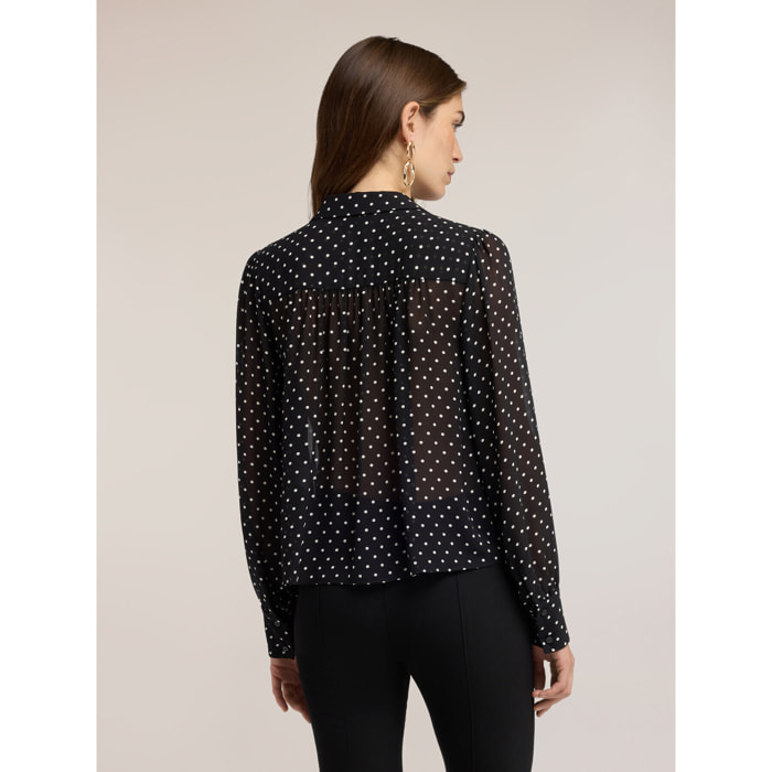 Motivi - Camicia in georgette a pois con plissé - Nero