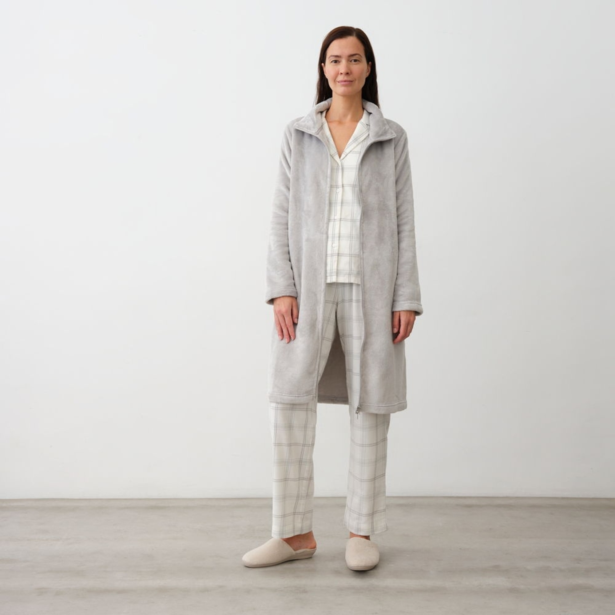 Bata polar capucha Yanu color gris Poliéster