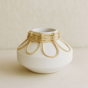Vase en béton et rotin blanc h16cm NOUR