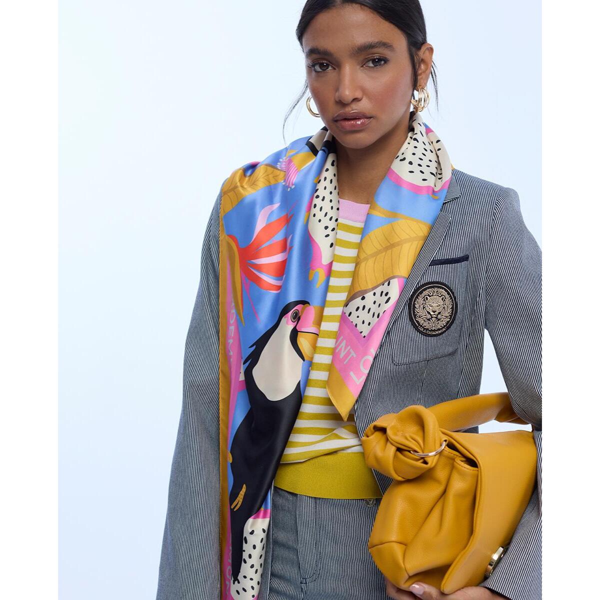 Sciarpa in raso con stampa tropicale