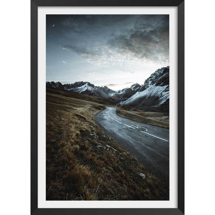 Affiche paysage sur la route du galibier Affiche + cadre en bois - Noir