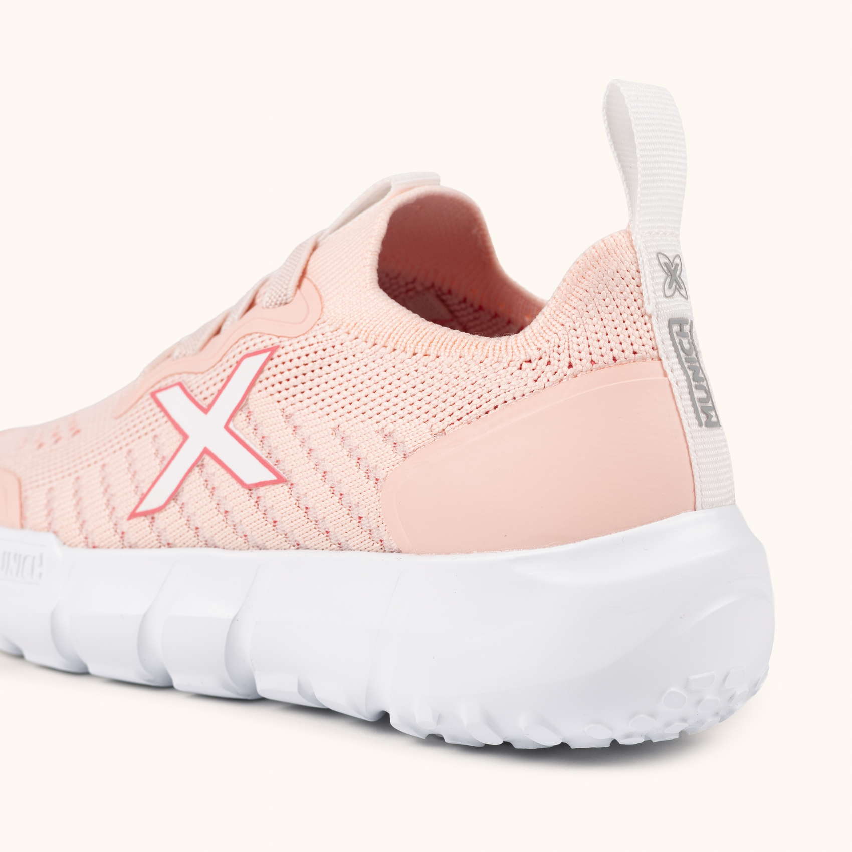 Zapatillas deportivas elásticas con estética futurista MUNICH JONY KID 19