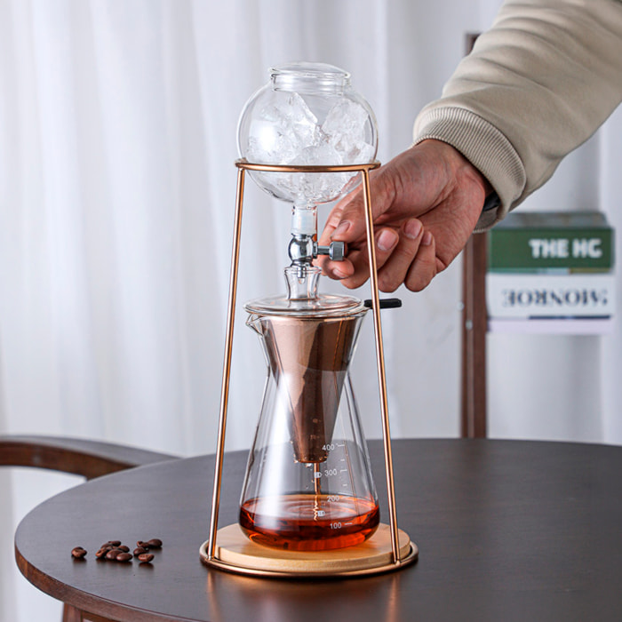Juego de cafetera de goteo para café frío. Cuerpo de acero inoxidable y vidrio borosilicato.