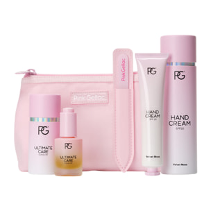 étui avec des produits de soin des ongles