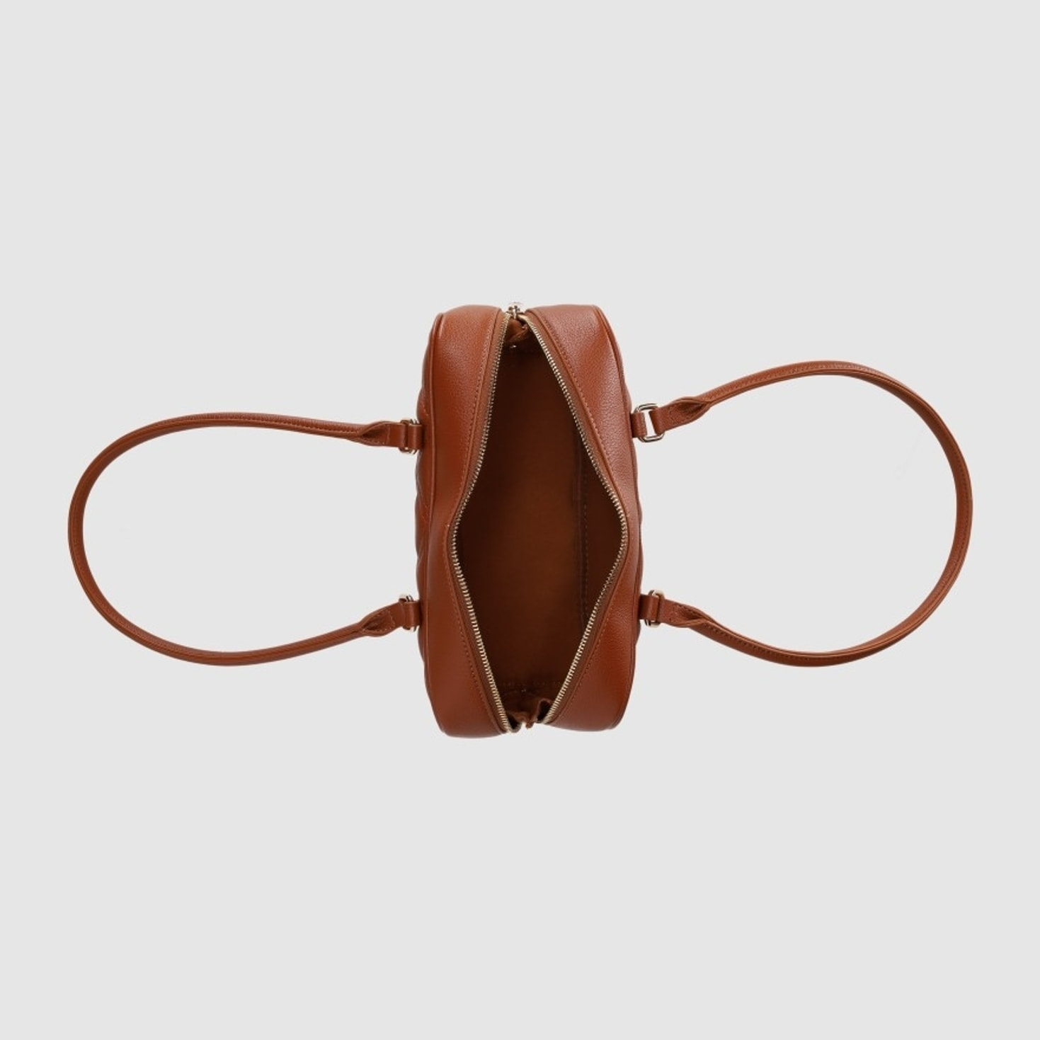 Bolso - Cuero - Medida: 26 cm x 12 cm x 9 cm