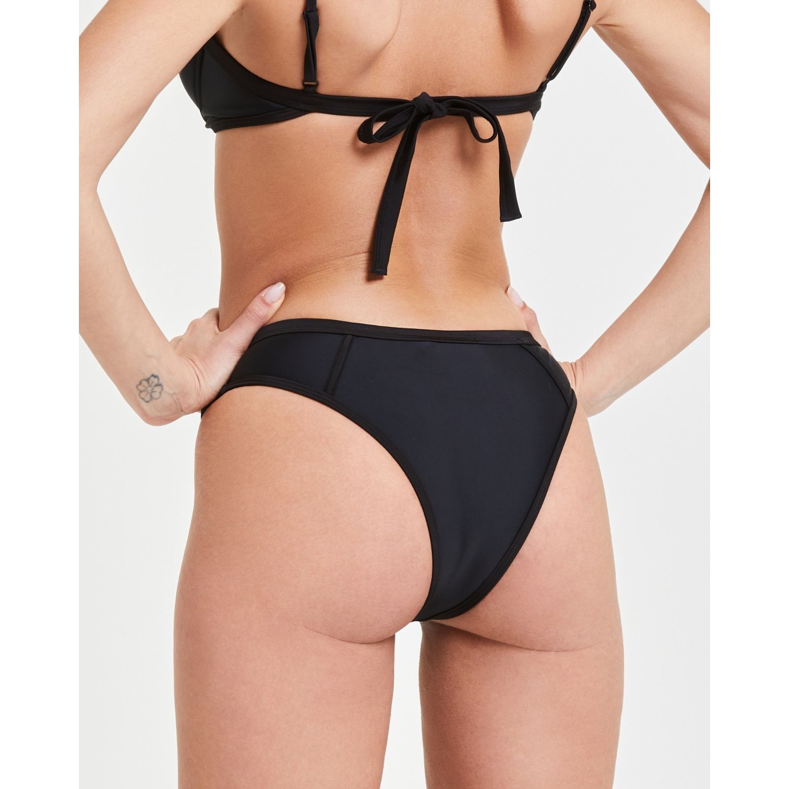 Pompea x Silvian Heach slip tinta unita