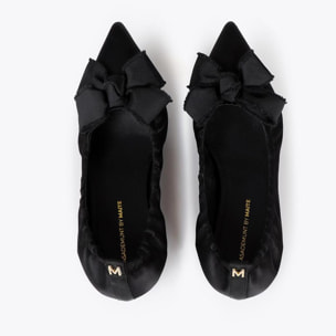 Ballerine a punta arricciate con fiocco in raso