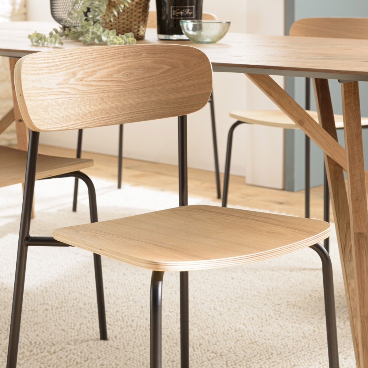 TOM - Lot de 2 chaises « écolier » en bois de frêne pieds acier noir