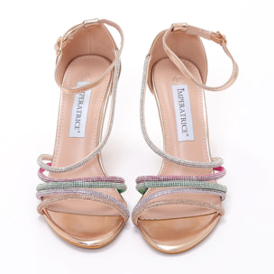 Sandali in simil pelle con tacco a rocchetto e fasce ricoperte di strass