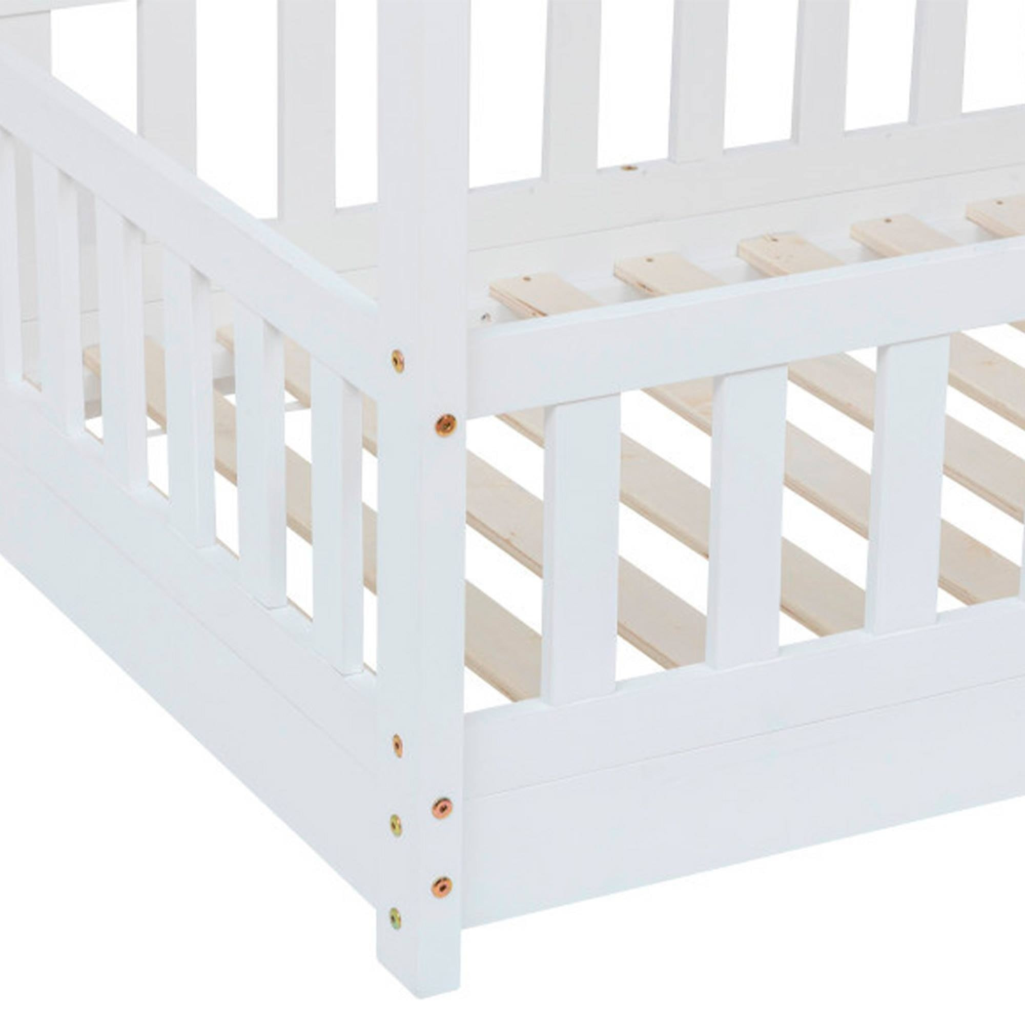 Cama infantil modelo cabaña de pino lacada en blanco 90x190cm