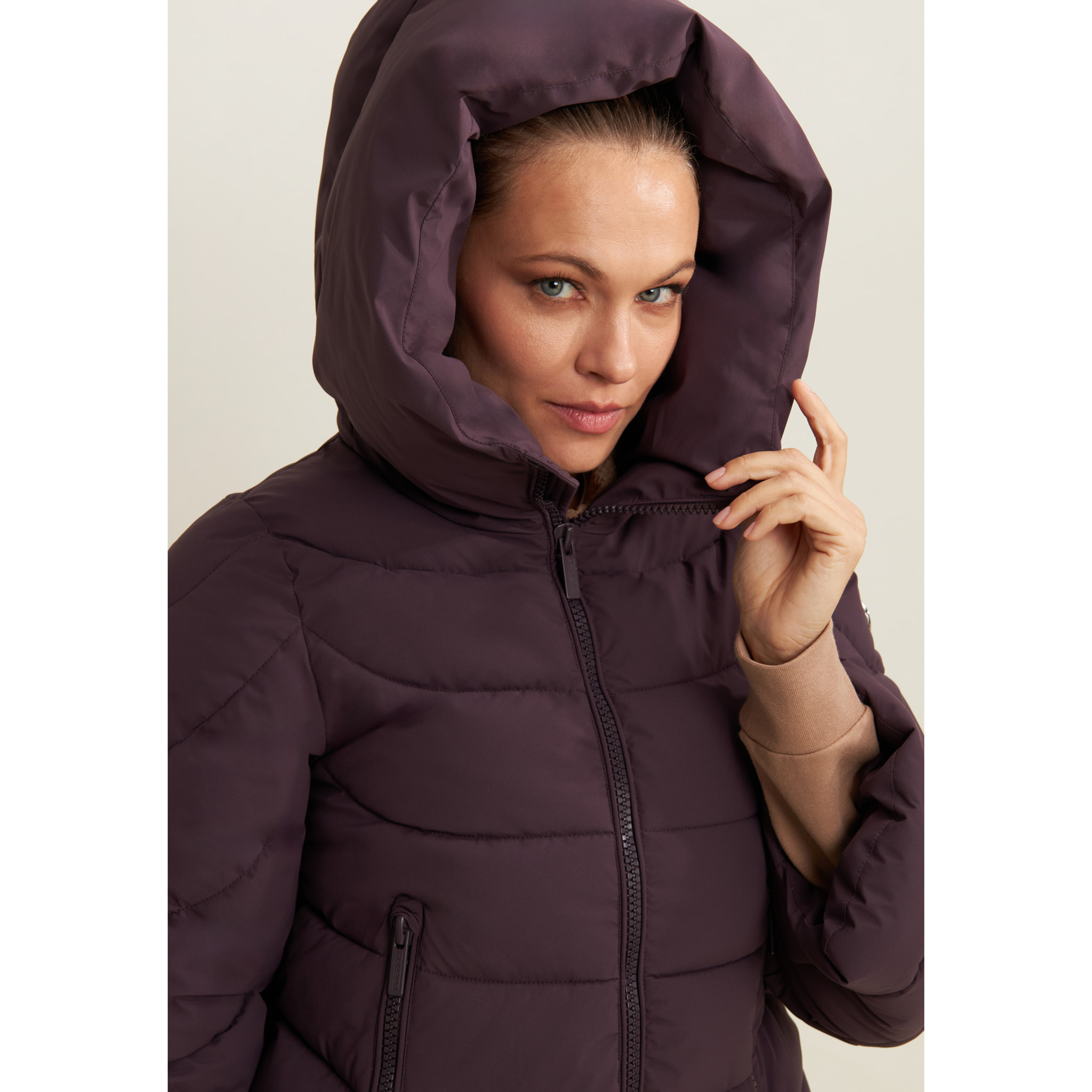 Piumino cropped donna con maniche svasate