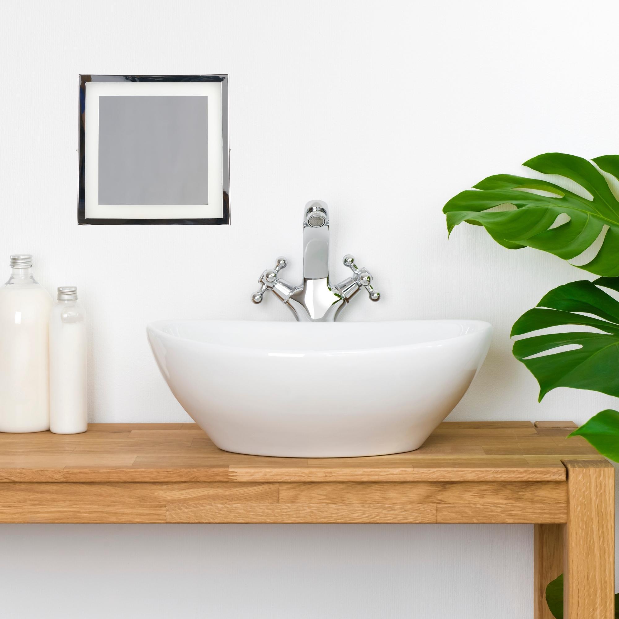 LEDS C4 Espejo de Aumento para Maquillaje con Luz LED. Espejo Retroiluminado para Baño con Brazo Extendible y Ajustable. Cromo