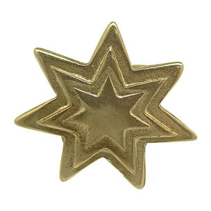 Anillo estrella relieve dorado chapado 10µ latón. Diseño Gloria Mago