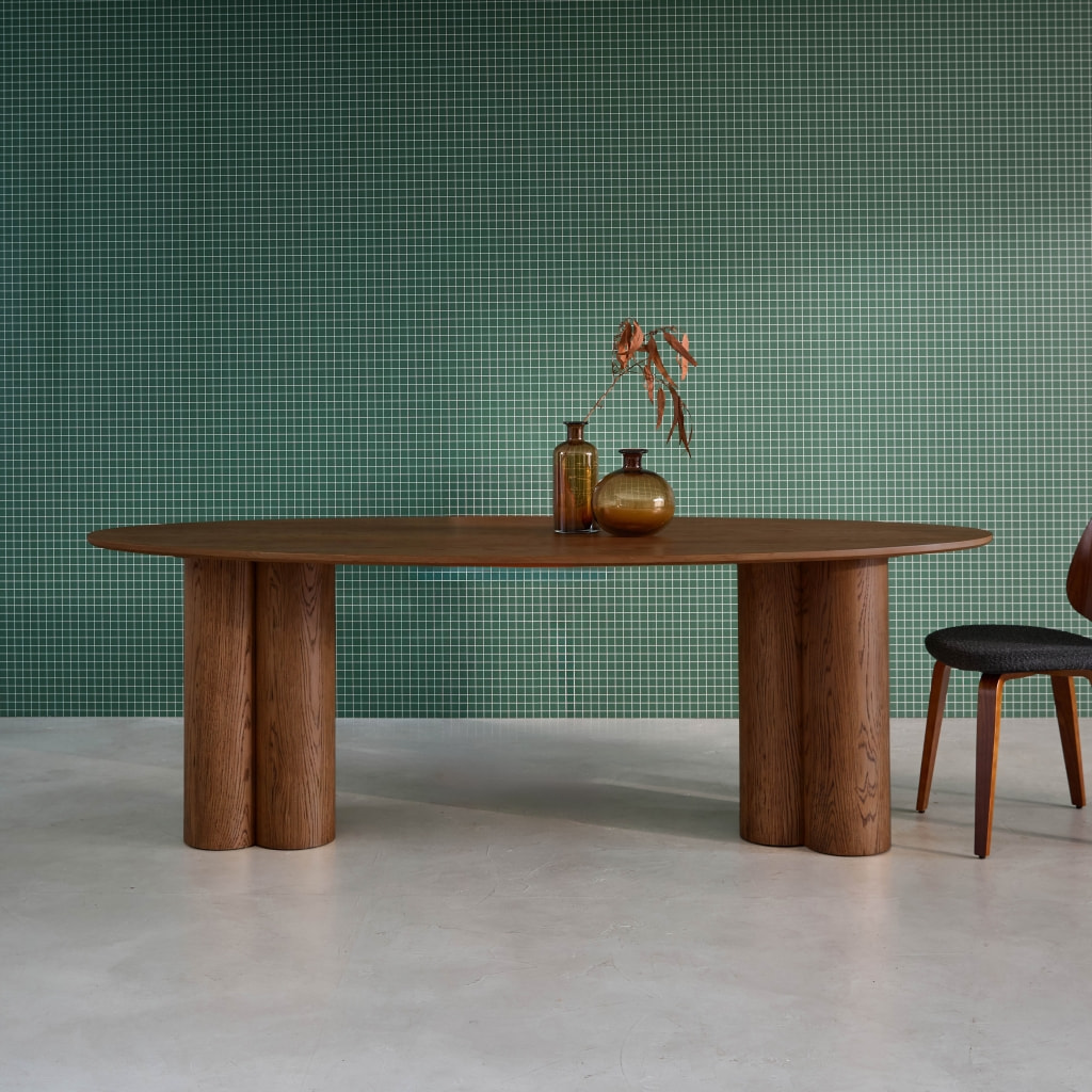 Table à manger ovale bois d'hévéa et placage chêne 8 places LEONORE