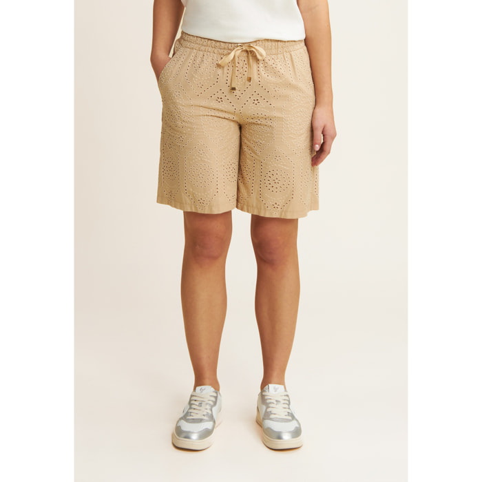 Pantaloni corti in mussola con dettagli Sangallo