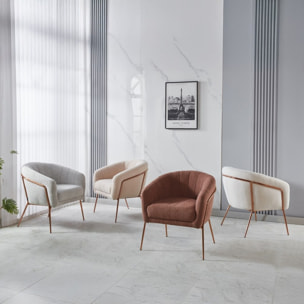 Poltrona in tessuto teddy beige con gambe metallo - Cloud