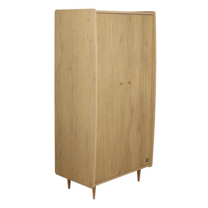 Armoire 2 portes avec poignées dorées décor bois chêne vintage