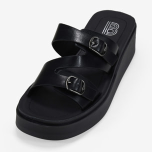 Sandalias de cuña negras con hebillas
