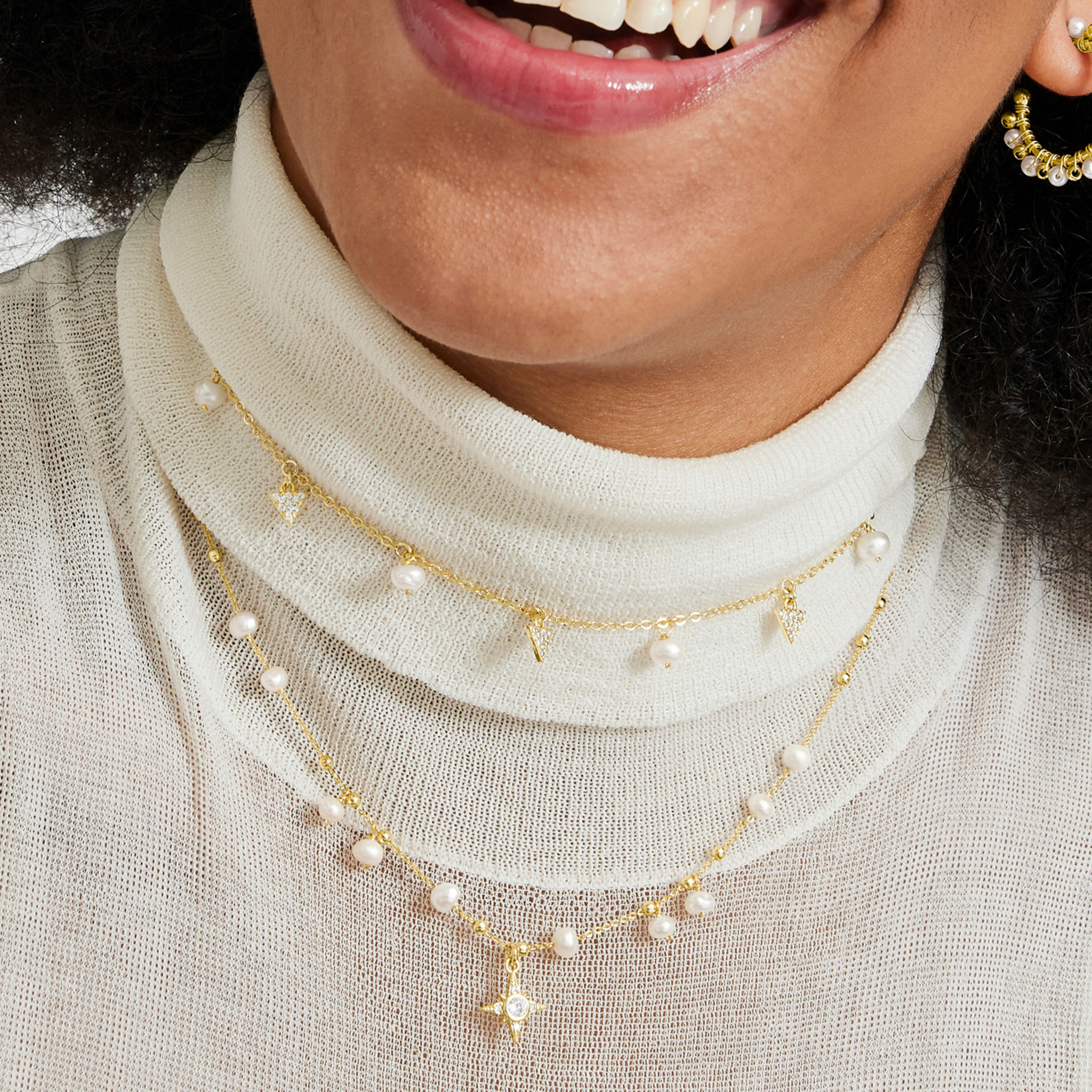 Collar de Perla Blanca acabado en oro amarillo de 18K