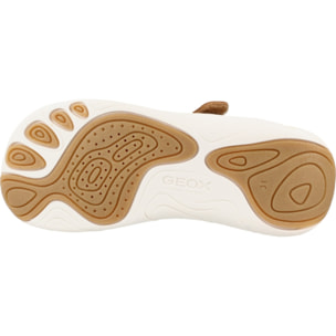 Zapatillas Niño de la marca GEOX  modelo J66PDA 022BC J FOOT MARRON CLARO
