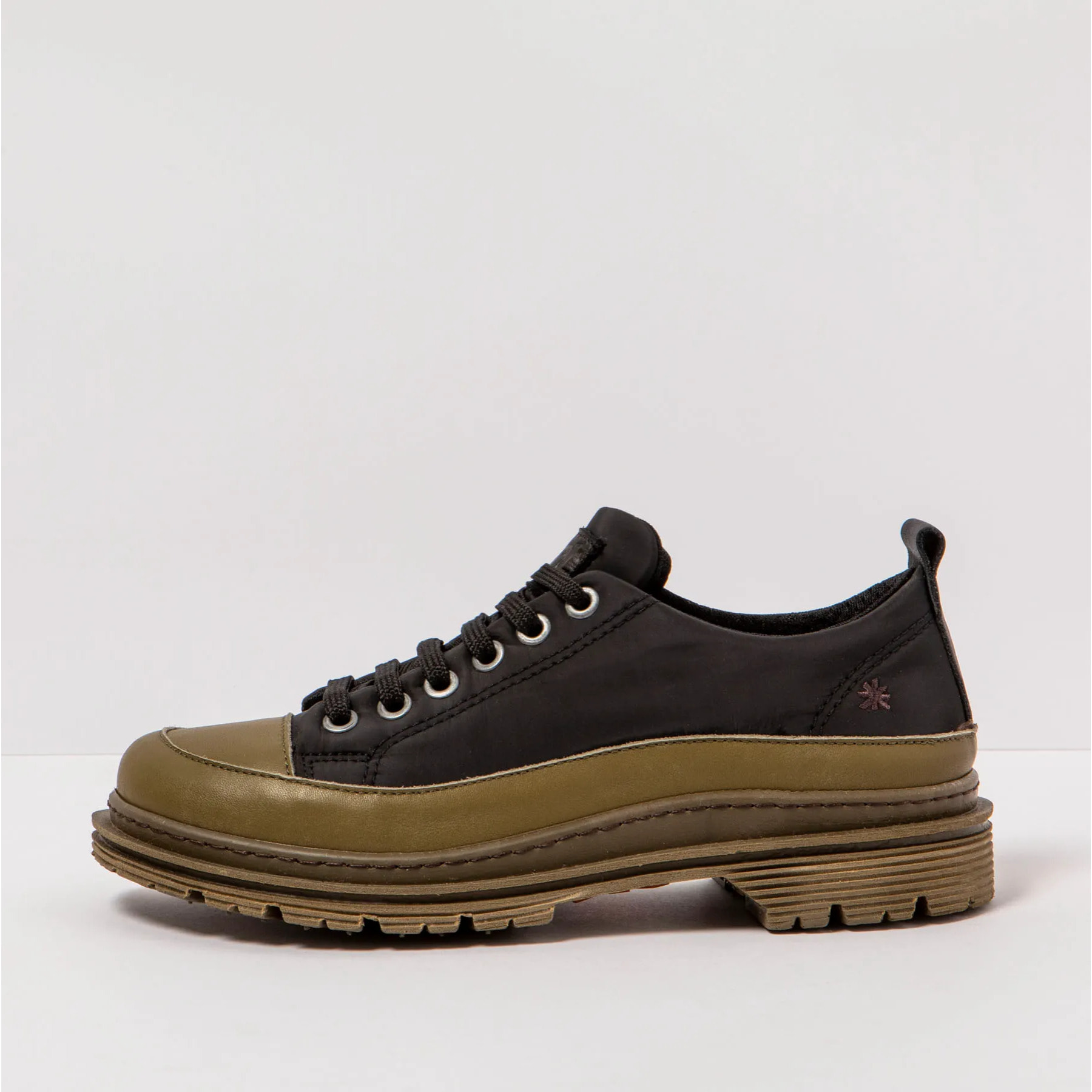 Zapatos 1894 NYLON BLACK-BRONZE/ BIRMINGHAM color Black-bronze
