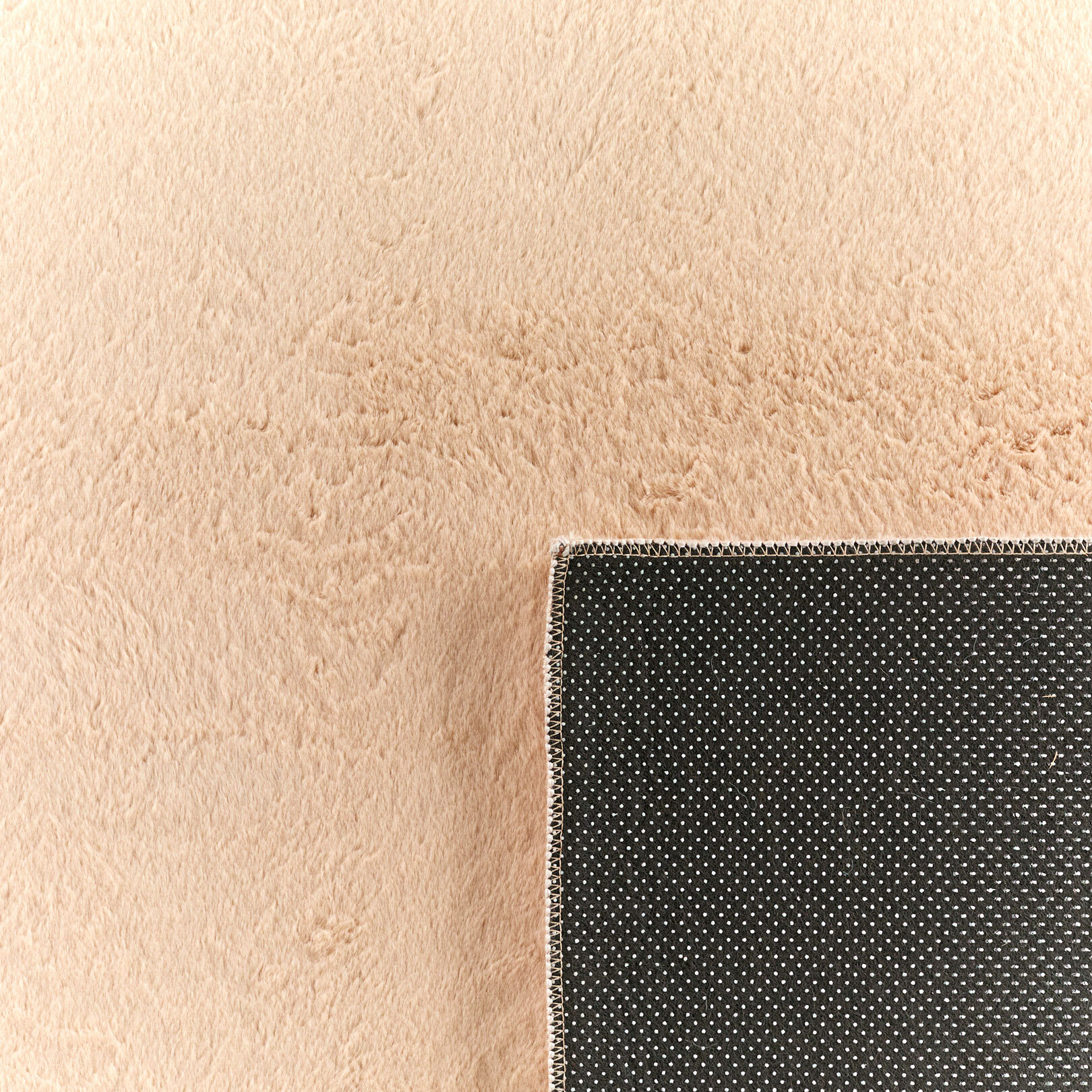 NUBE - Tapis doux et moelleux à poils courts beige - NUB6000BEI