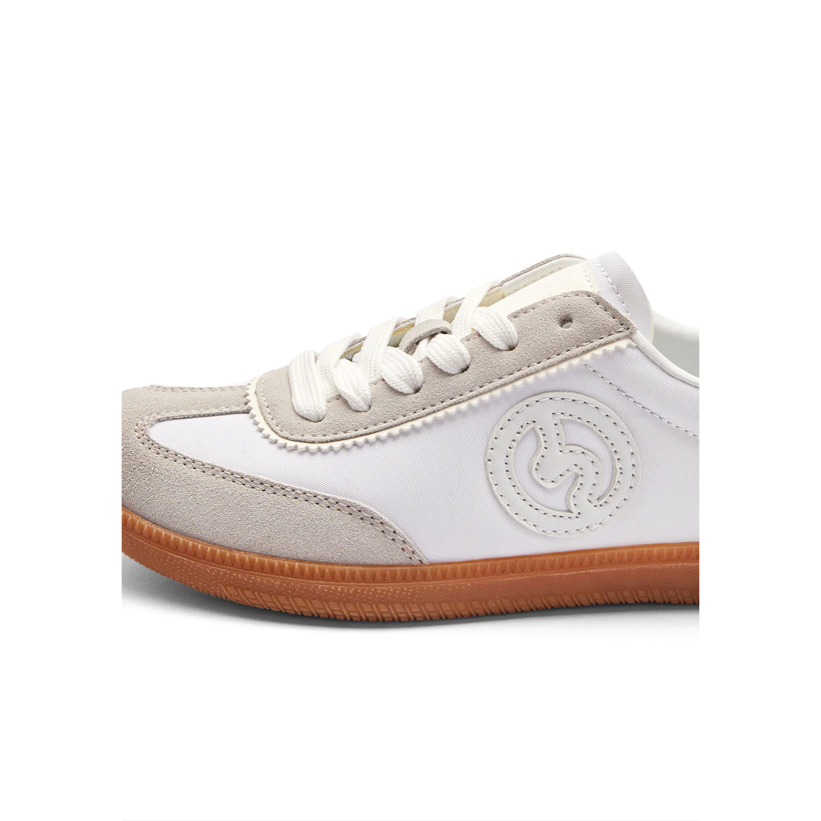 Zapatillas Deportivas con Detalles en Ante en Beige