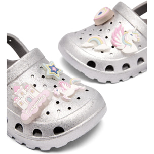 Zuecos  de Niña Glitter Plateado con Detalles Luminosos y Temática de Castillo