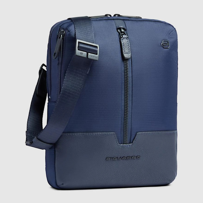 Piquadro Borsello porta iPad® in tessuto riciclato e pelle con protezione RFID