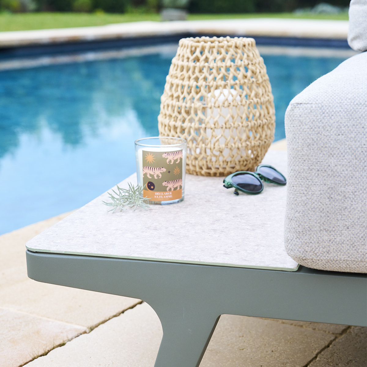 Salon de jardin "Pulpy" vert laurier 7 places en aluminium et polyester