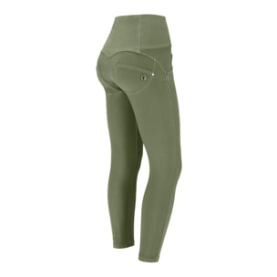 Pantaloni push up WR.UP® 7/8 vita alta con bottoni in tessuto navetta con strappi