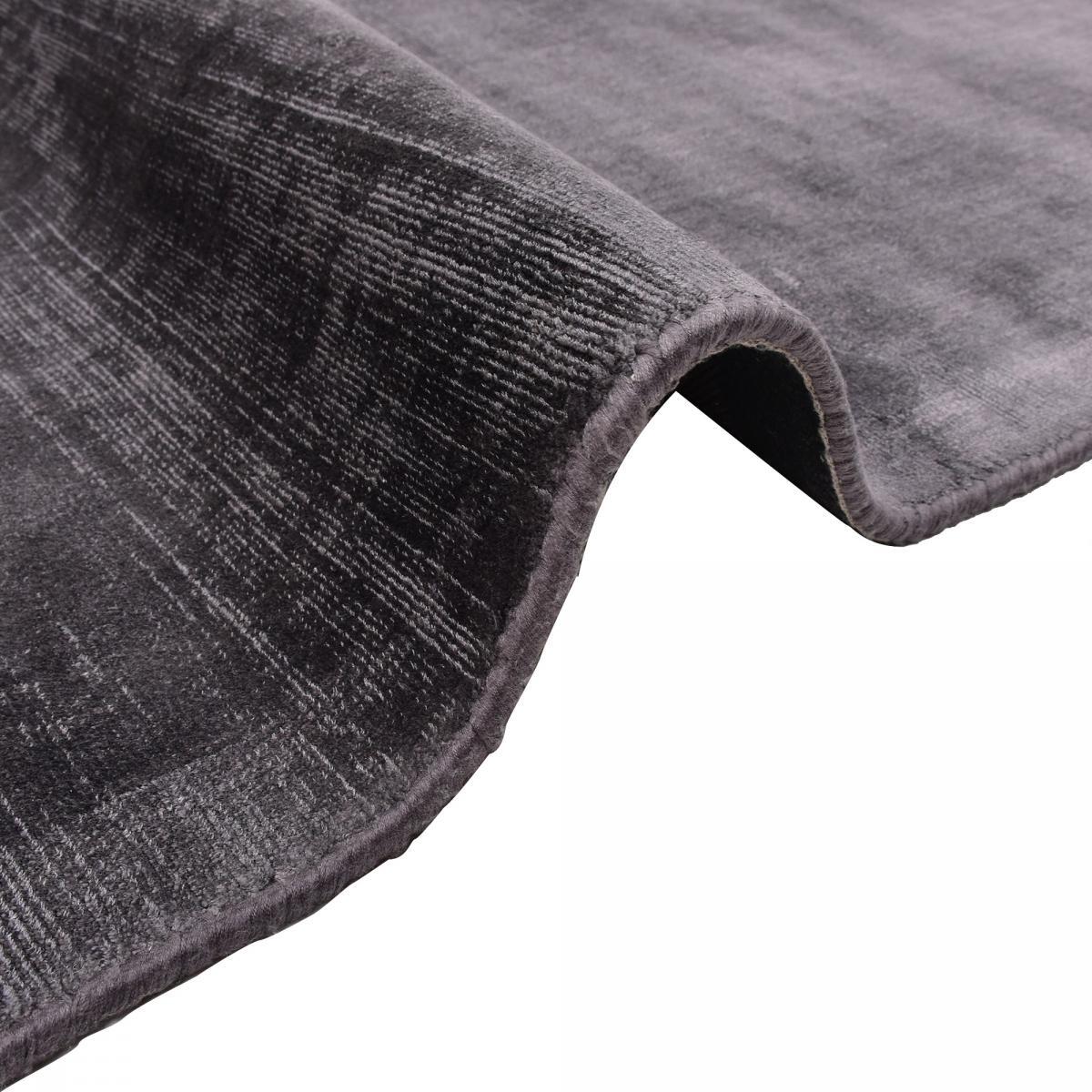 Tapis artisanal doux et soyeux tufté main en viscose