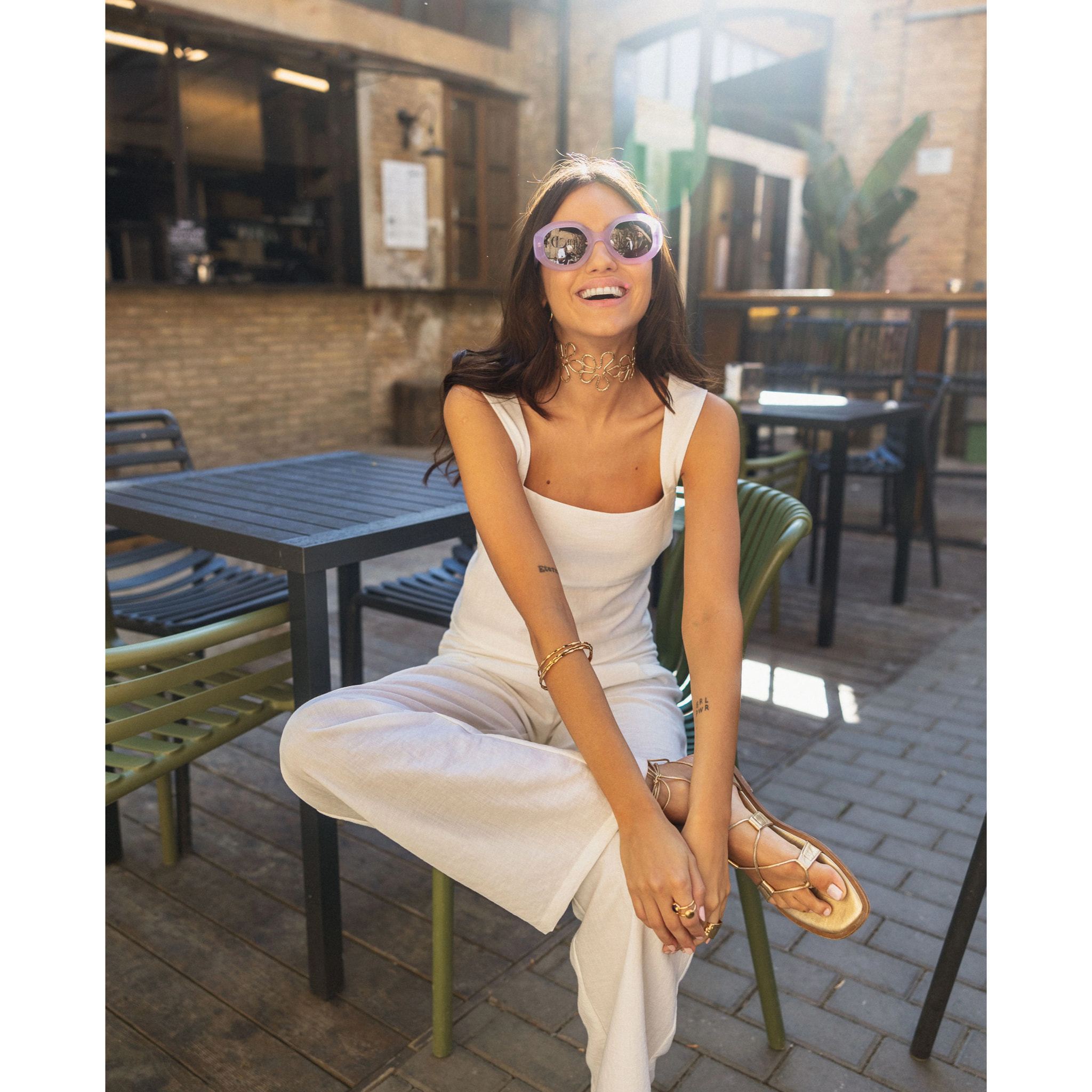 Top de mujer ceñido de tirantes