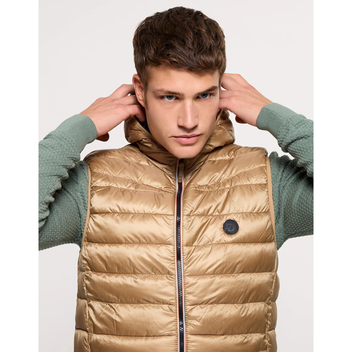 Chaleco Dorado con Capucha - Gisborne