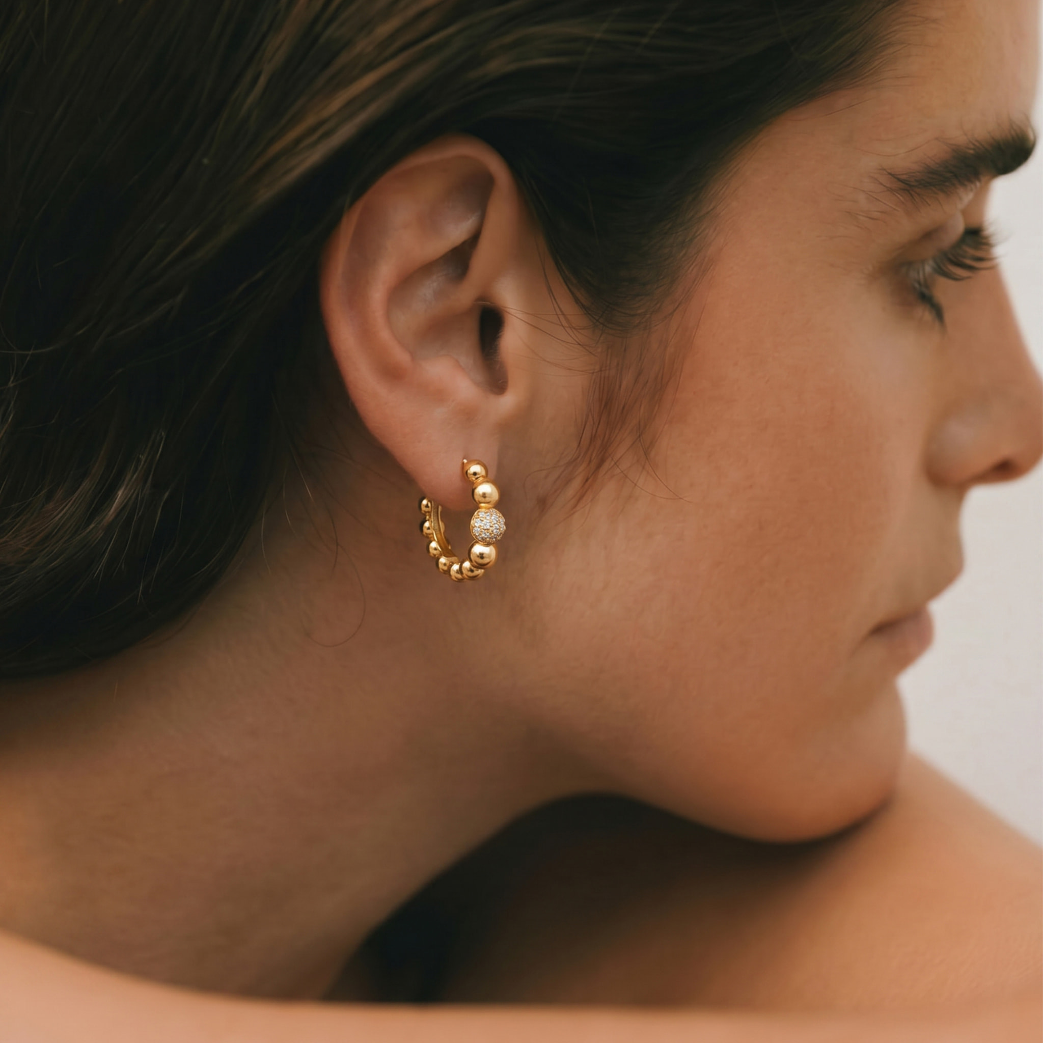 Pendientes de Circonita Brillante acabado en oro amarillo de 18k