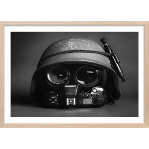 Affiche reporter de guerre Affiche + cadre en bois - Chêne