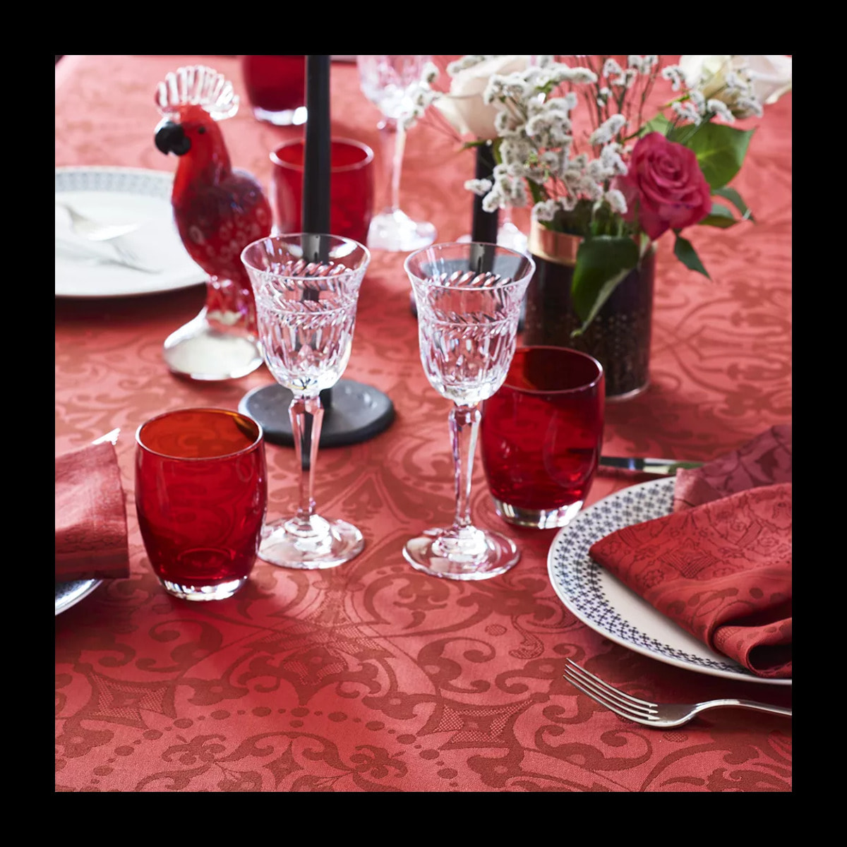 Nappe anti tache pur coton motif jacquard Cassandre grenat