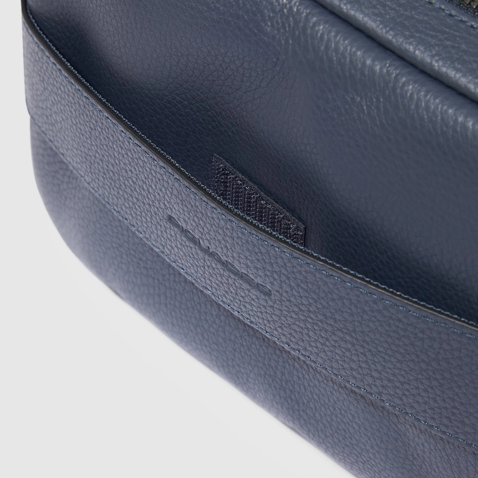 Piquadro Tracolla crossbody modello personal case in pelle con tasca per CONNEQU