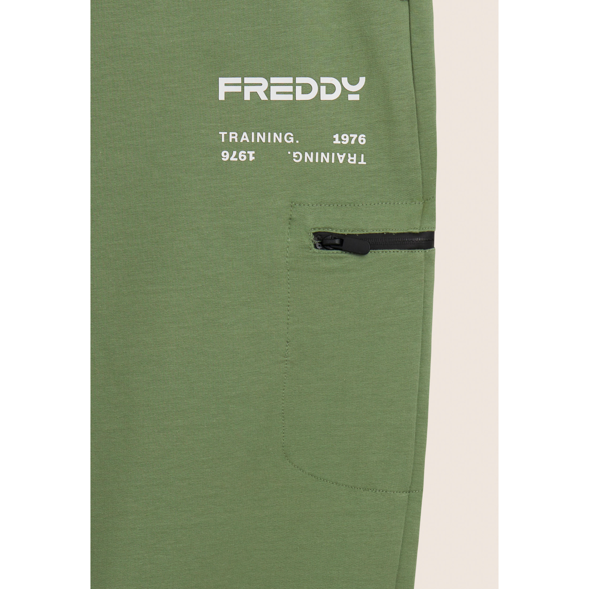 Pantaloni sportivi gamba dritta con tasca laterale e logo