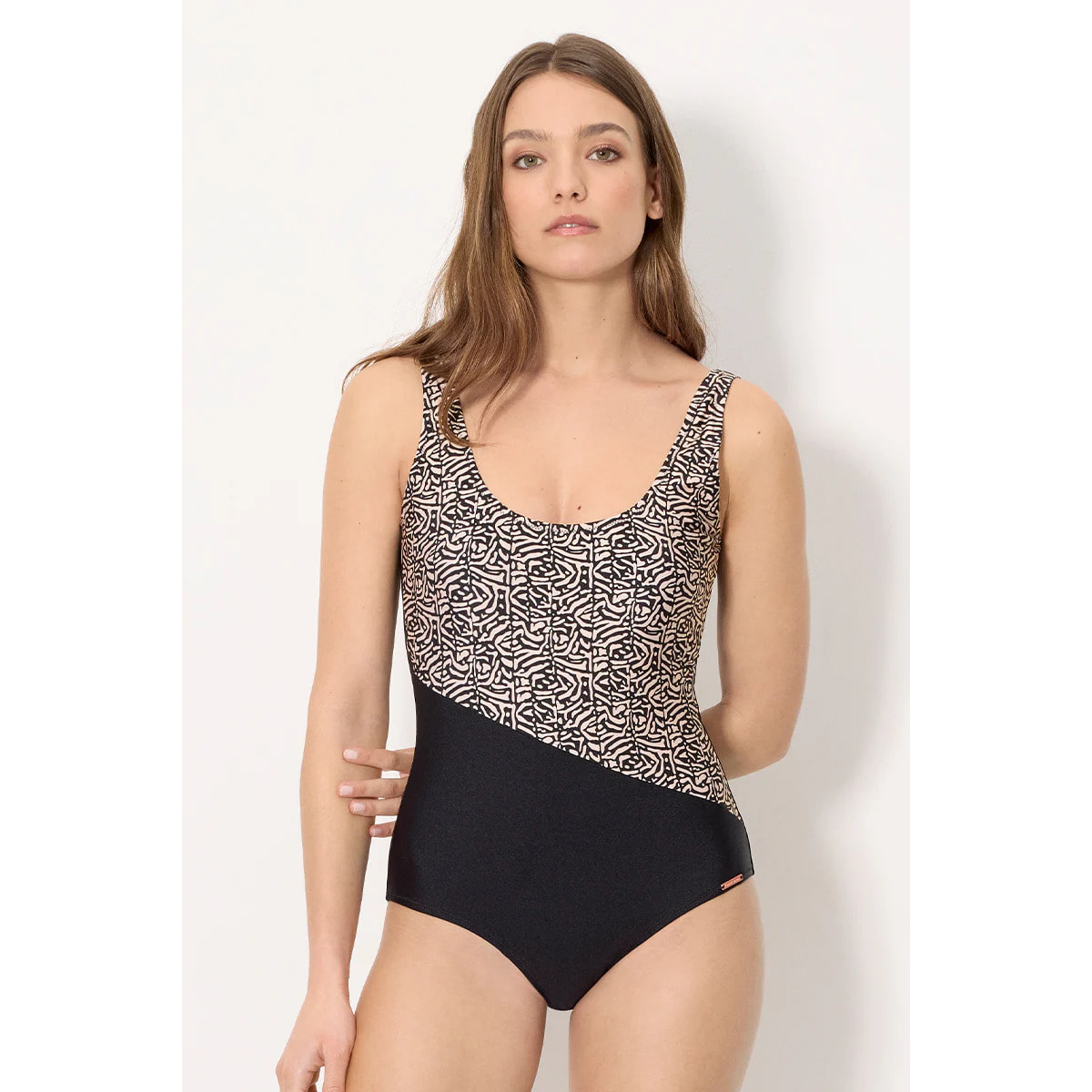 Costume da donna modellante