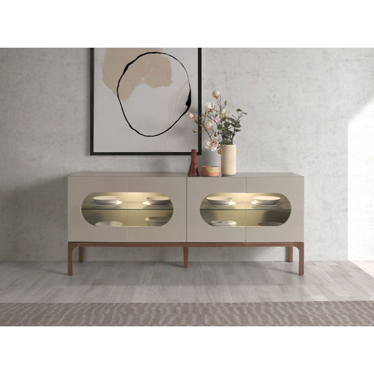 Aparador Angel Cerdá con estructura de madera de MDF en gris y patas de madera en nogal con iluminación interior 180x41x75cm